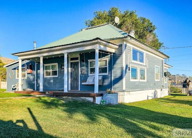 Property at 210 E Salmon Ave, Arco, ID 83213, 4 beds, 2 baths
