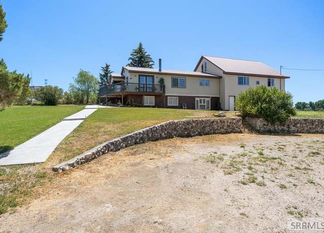 Property at 1225 N 885 E, Shelley, ID 83274, 5 beds, 3 baths
