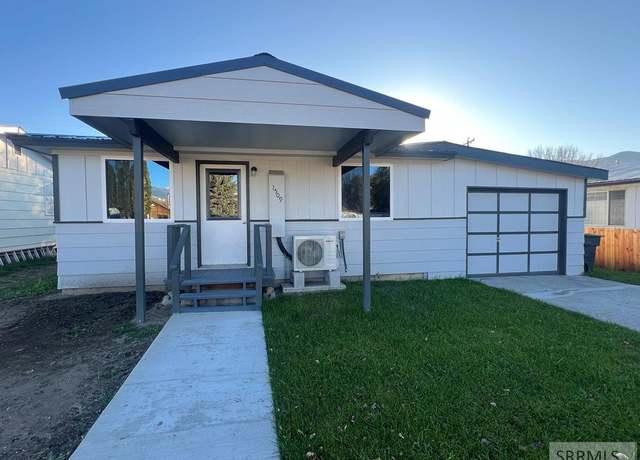 Property at 1509 Shoup St, Salmon, ID 83467, 3 beds, 1 bath