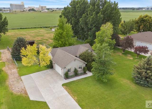 Property at 6206 Foxrun Dr, Idaho Falls, ID 83401, 3 beds, 2 baths