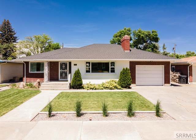Property at 965 E 9th St, Idaho Falls, ID 83404, 4 beds, 1.5 baths