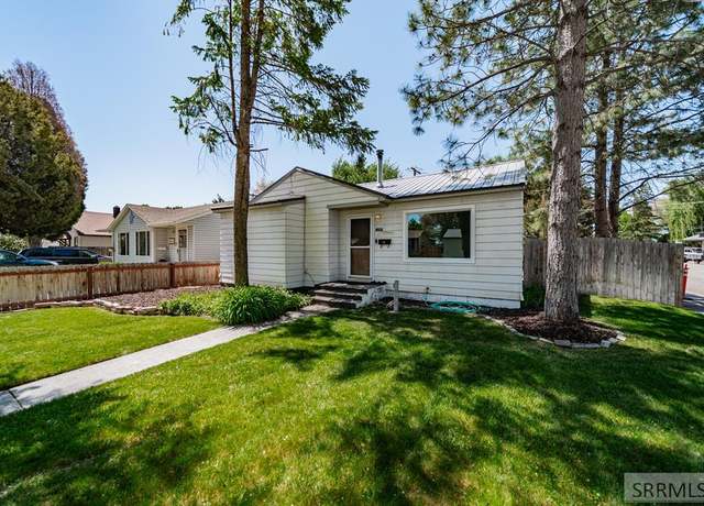 Property at 1095 N Boulevard, Idaho Falls, ID 83402, 4 beds, 2 baths