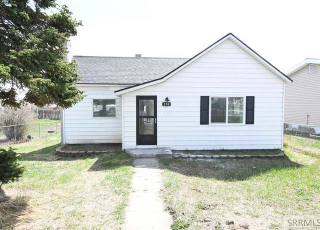 Property at 238 W Main St, St Anthony, ID 83445, 3 beds, 1 bath