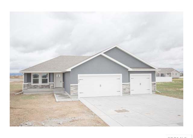 Property at 40 N Hemlock Ln, Rigby, ID 83442, 6 beds, 3 baths