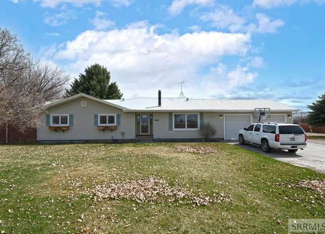 Property at 2460 N 50th E, Idaho Falls, ID 83406, 3 beds, 2.5 baths