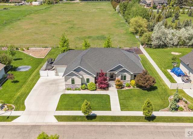 Property at 316 Stillwater Cir, Idaho Falls, ID 83404, 5 beds, 3.5 baths