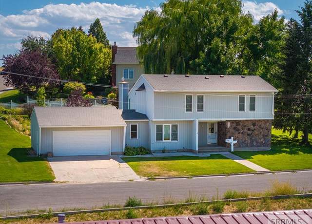 Property at 650 Highland St, American Falls, ID 83211, 5 beds, 2 baths
