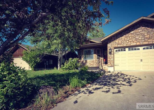 Property at 525 Booshway St, Driggs, ID 83422, 6 beds, 3 baths