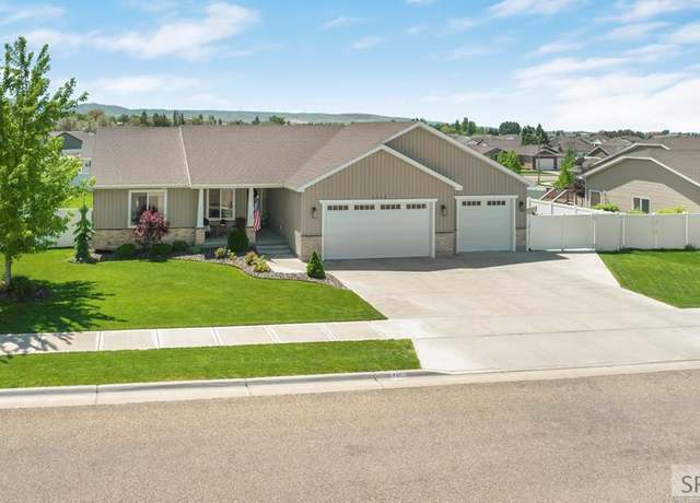 Property at 3952 E Tawzer Way, Ammon, ID 83406, 5 beds, 3 baths