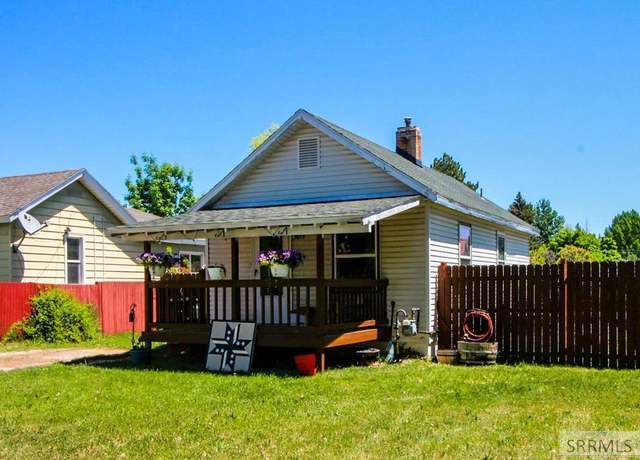 Property at 3015 S Central Ave, Idaho Falls, ID 83406, 2 beds, 1 bath