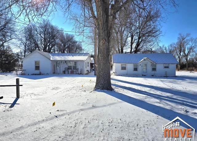 Property at 614 E Avenue A, Cimarron, KS 67835, 4 beds, 2 baths