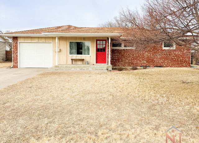 Property at 701 E Fair St, Garden City, KS 67846, 3 beds, 2.5 baths