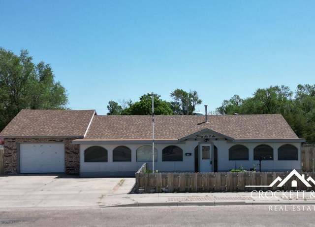 Property at 2606 N 8th St, Garden City, KS 67846, 2 beds, 2 baths