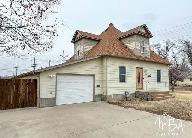 Property at 1809 N Main St, Garden City, KS 67846, 4 beds, 3 baths