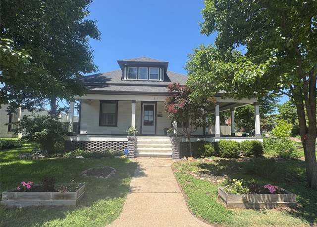 Property at 611 N 7th St, Garden City, KS 67846, 4 beds, 2 baths