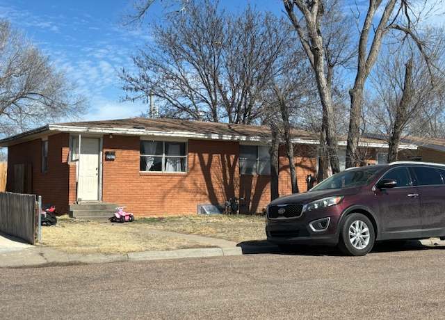 Property at 905 Howerton Pl, Garden City, KS 67846