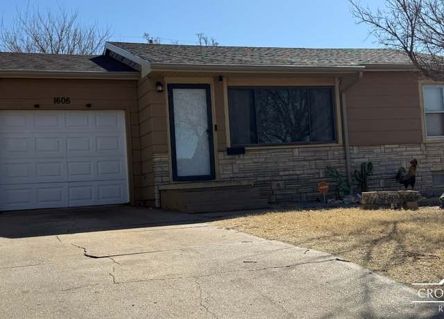 Property at 1606 9th Ave, Dodge City, KS 67801, 2 beds, 1 bath