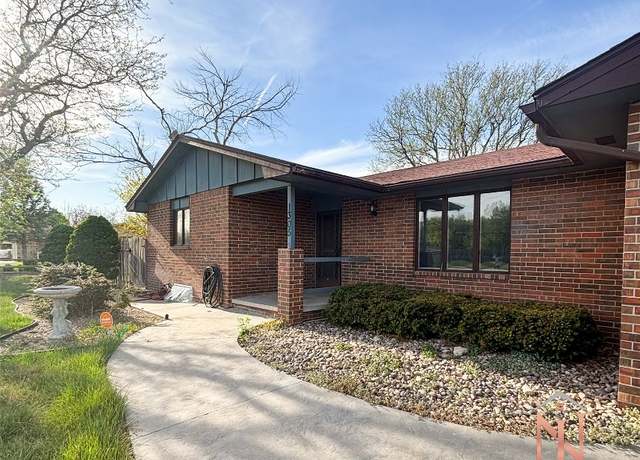 Property at 1305 E Mary St, Garden City, KS 67846, 4 beds, 3 baths