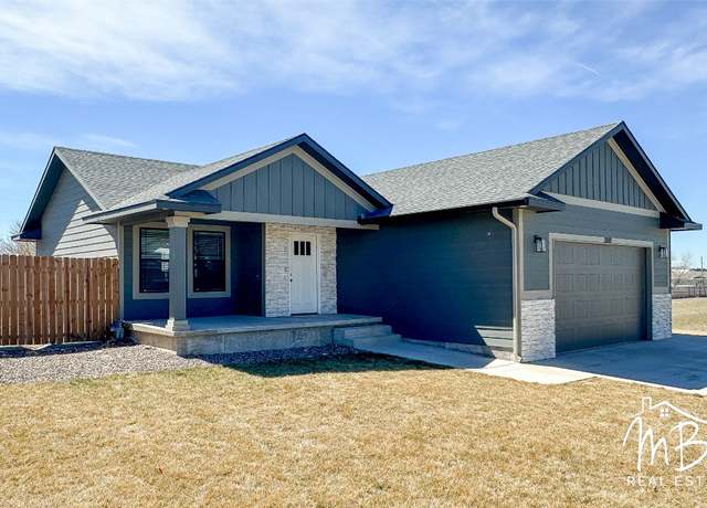 Property at 3900 Churchill Downs Rd, Garden City, KS 67846, 4 beds, 3 baths