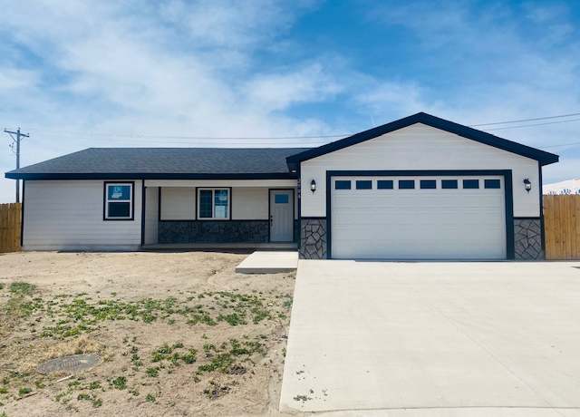 Property at 2904 Rowland Cir, Garden City, KS 67846, 3 beds, 2 baths