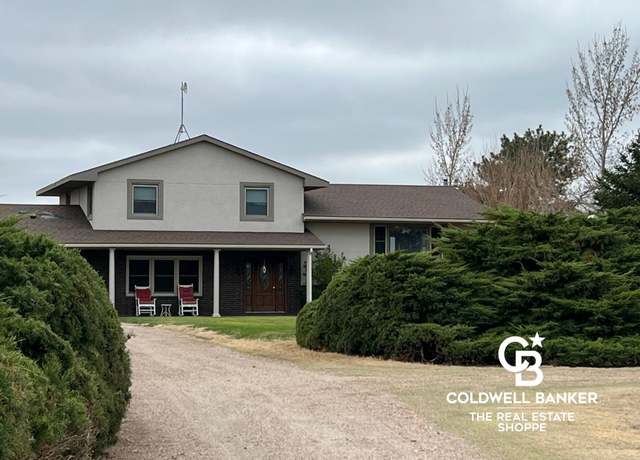 Property at 6890 E US Highway 50, Garden City, KS 67846, 4 beds, 3 baths