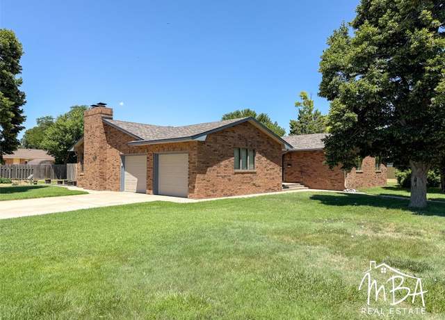 Property at 801 J C St, Garden City, KS 67846, 3 beds, 3 baths