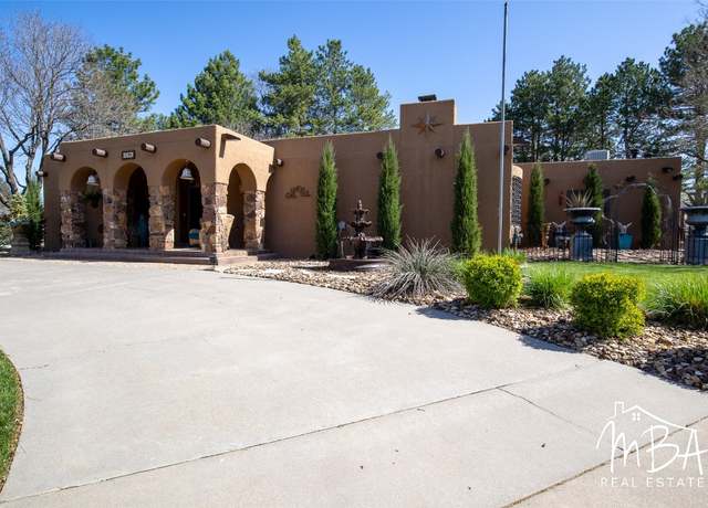 Property at 2202 Center St, Garden City, KS 67846, 2 beds, 2.5 baths