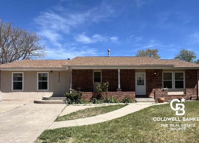 Property at 2210 N Sioux Dr Dr, Garden City, KS 67846, 4 beds, 2.5 baths
