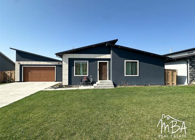 Property at 4123 Hawthorne Way, Garden City, KS 67846, 5 beds, 3 baths