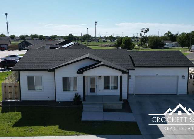 Property at 421 Sarah St, Garden City, KS 67846, 4 beds, 3 baths