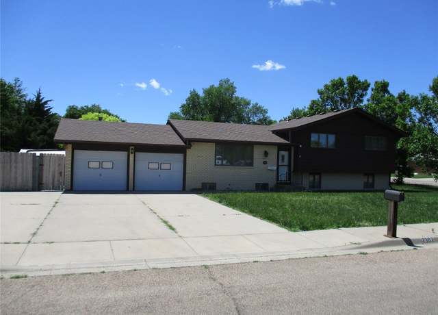 Property at 2302 E Fair St, Garden City, KS 67846, 3 beds, 2 baths