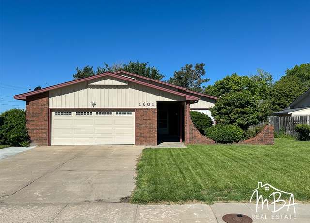 Property at 1601 Longhorn Dr, Garden City, KS 67846, 5 beds, 2.5 baths