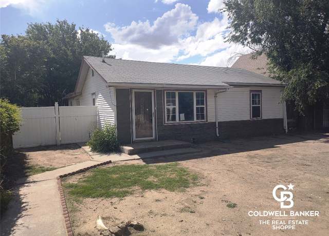 Property at 119 N Court St, Ulysses, KS 67880, 4 beds, 2 baths