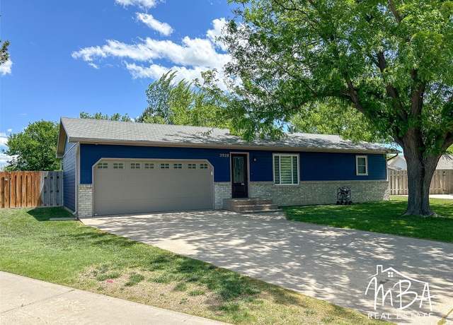 Property at 2928 Loraine Pl, Garden City, KS 67846, 4 beds, 2 baths