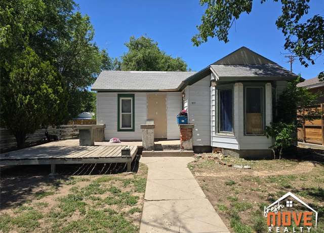 Property at 517 N 10th St, Garden City, KS 67846, 2 beds, 2 baths