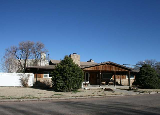 Property at 601 SW Wichita Ave, Satanta, KS 67870, 5 beds, 3.5 baths