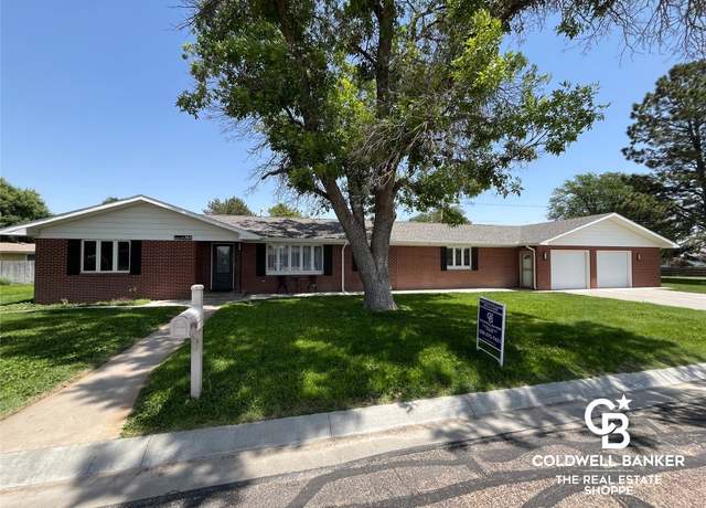 Property at 304 Epperson Dr, Scott City, KS 67871, 3 beds, 2 baths