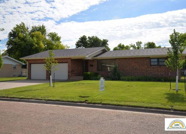 Property at 816 Fitz St, Garden City, KS 67846, 3 beds, 2 baths