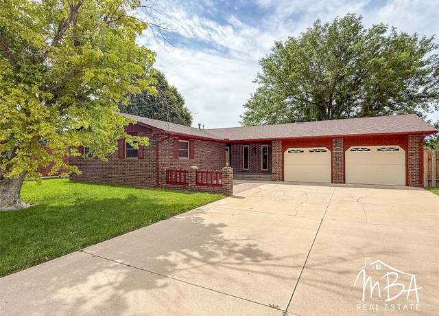 Property at 1608 Pioneer Rd, Garden City, KS 67846, 3 beds, 2 baths