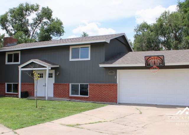 Property at 2003 N Apache Dr, Garden City, KS 67846, 6 beds, 3 baths