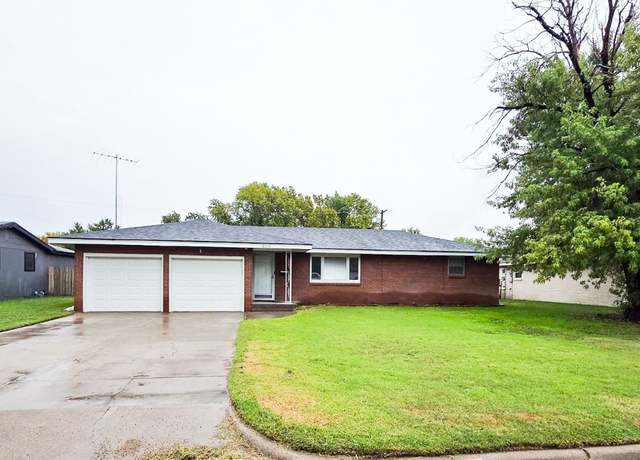 Property at 2010 N Belmont Pl, Garden City, KS 67846, 4 beds