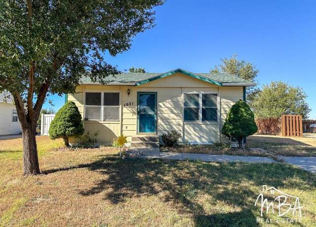 Property at 1021 Smokey Hill St, Garden City, KS 67846, 3 beds, 2 baths