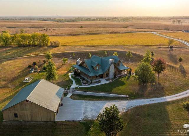 Property at 6120 Vineyard Rd, Wamego, KS 66547, 4 beds, 3 baths