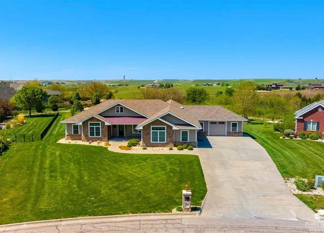 Property at 3725 Hawthorne Woods Cir, Manhattan, KS 66503, 5 beds, 4.5 baths