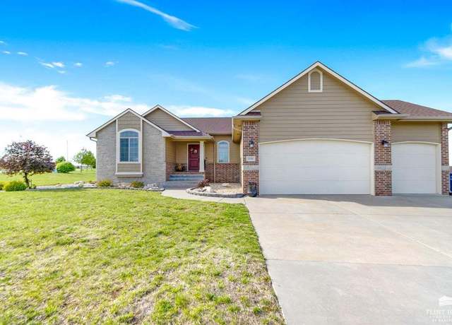 Property at 1040 Lobdell Dr, Manhattan, KS 66503, 4 beds, 3 baths