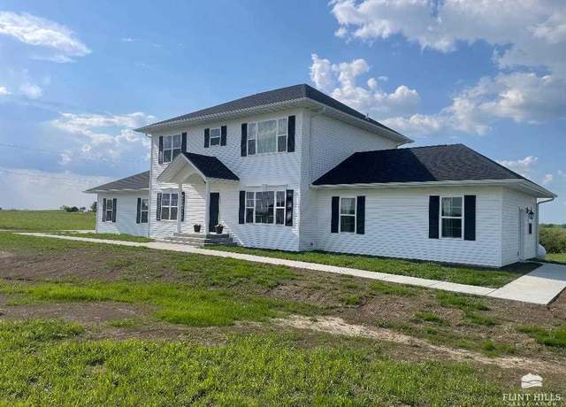 Property at 28221 Doyle Creek Rd, St. Marys, KS 66536, 6 beds, 3 baths