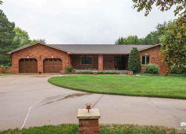 Property at 3111 Harahey Ridge Rdg, Manhattan, KS 66502, 6 beds, 3 baths