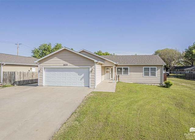 Property at 1614 W 1st St, Abilene, KS 67410, 6 beds, 3 baths