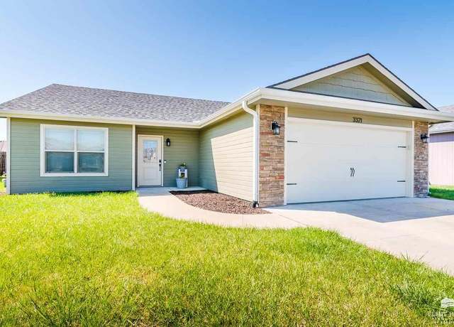 Property at 3321 Half Full Dr, Manhattan, KS 66502, 4 beds, 2 baths