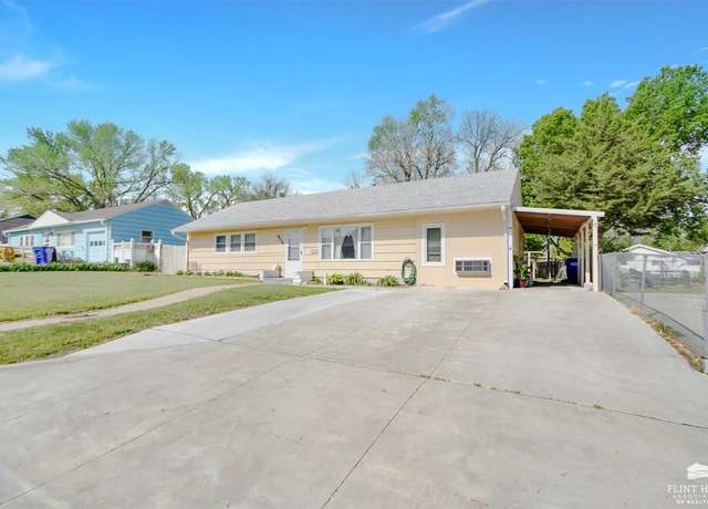 Property at 906 S Garfield St, Junction City, KS 66441, 5 beds, 1 bath
